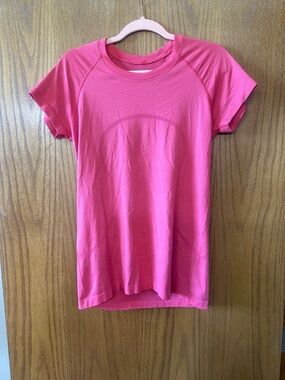 Women's Pink Short-Sleeve Performance Top